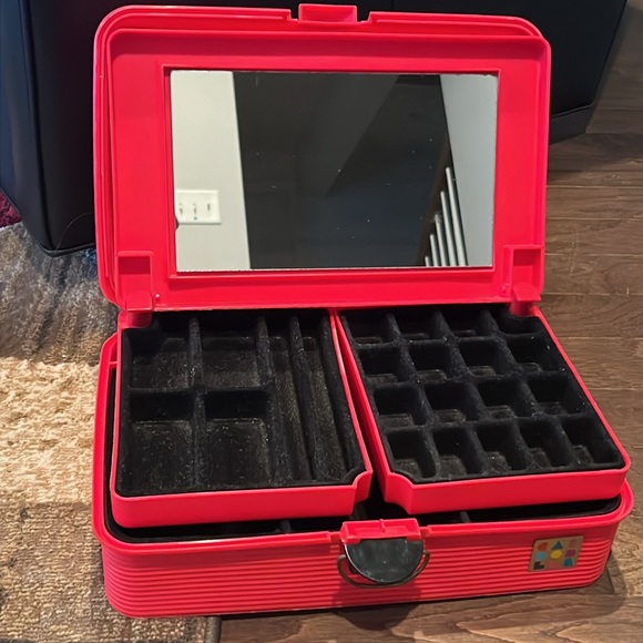 Vintage Caboodles Jewelry Case - Picture 5 of 9